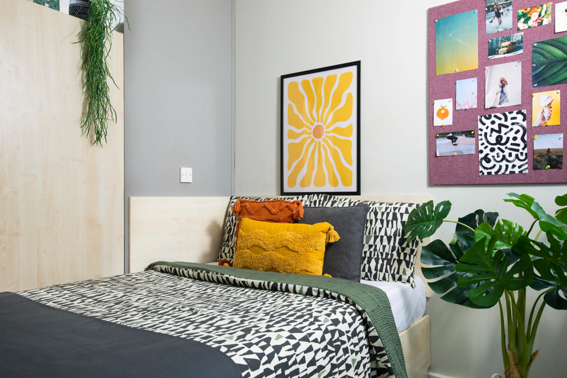  Extra Large Standard Double En-Suite: Three Bedroom Flat  -  راجلان هاوس  - Gallery -  1