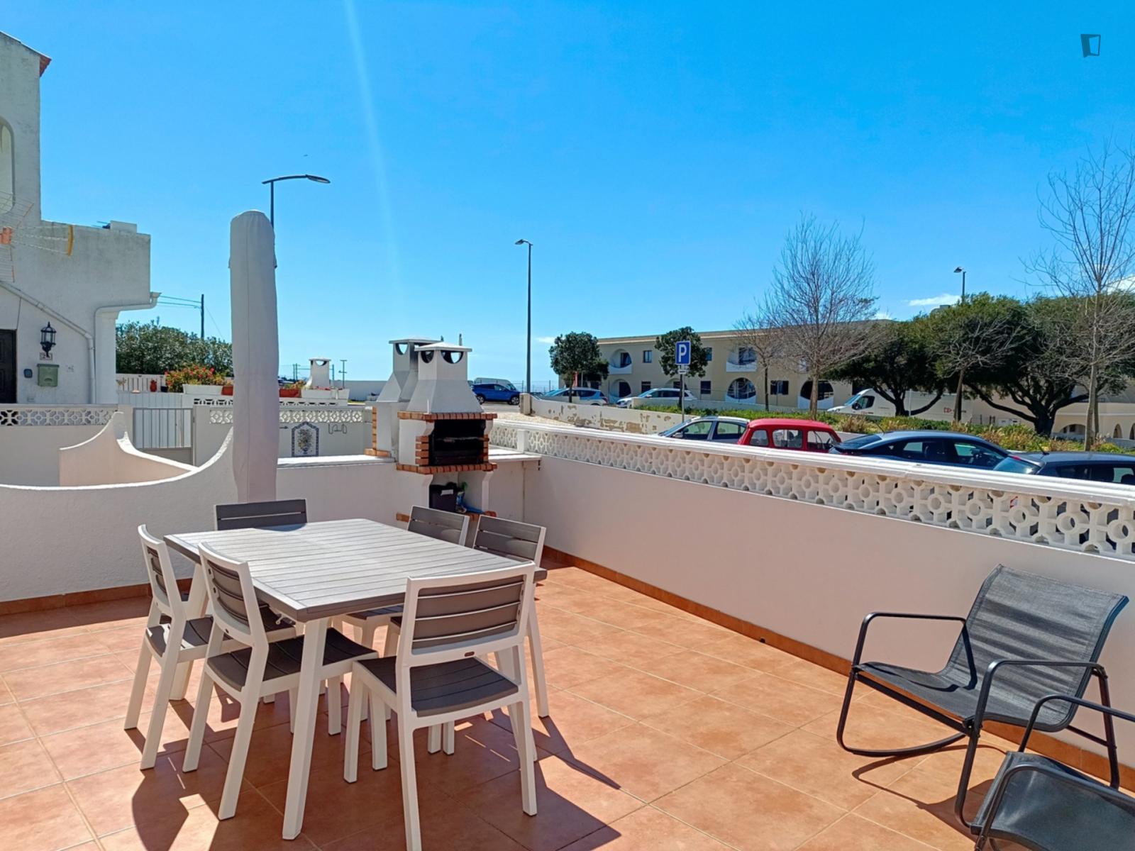 Exclusive 2 Bedroom Apartment With A Terrace Close To Vale De Centeanes Beach - 1