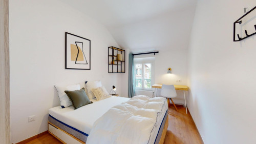 Neat double bedroom near Jardin de la Côte