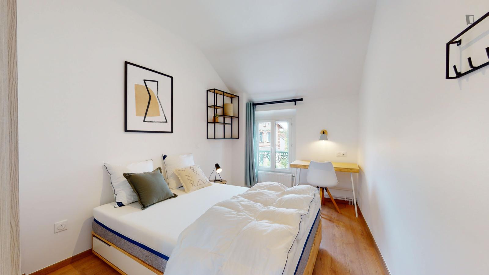  Neat Double Bedroom Near Jardin De La Côte  -  Neat double bedroom near Jardin de la Côte  - Gallery -  1
