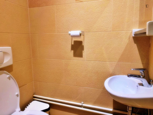 Inviting twin bedroom near Boráros tér station