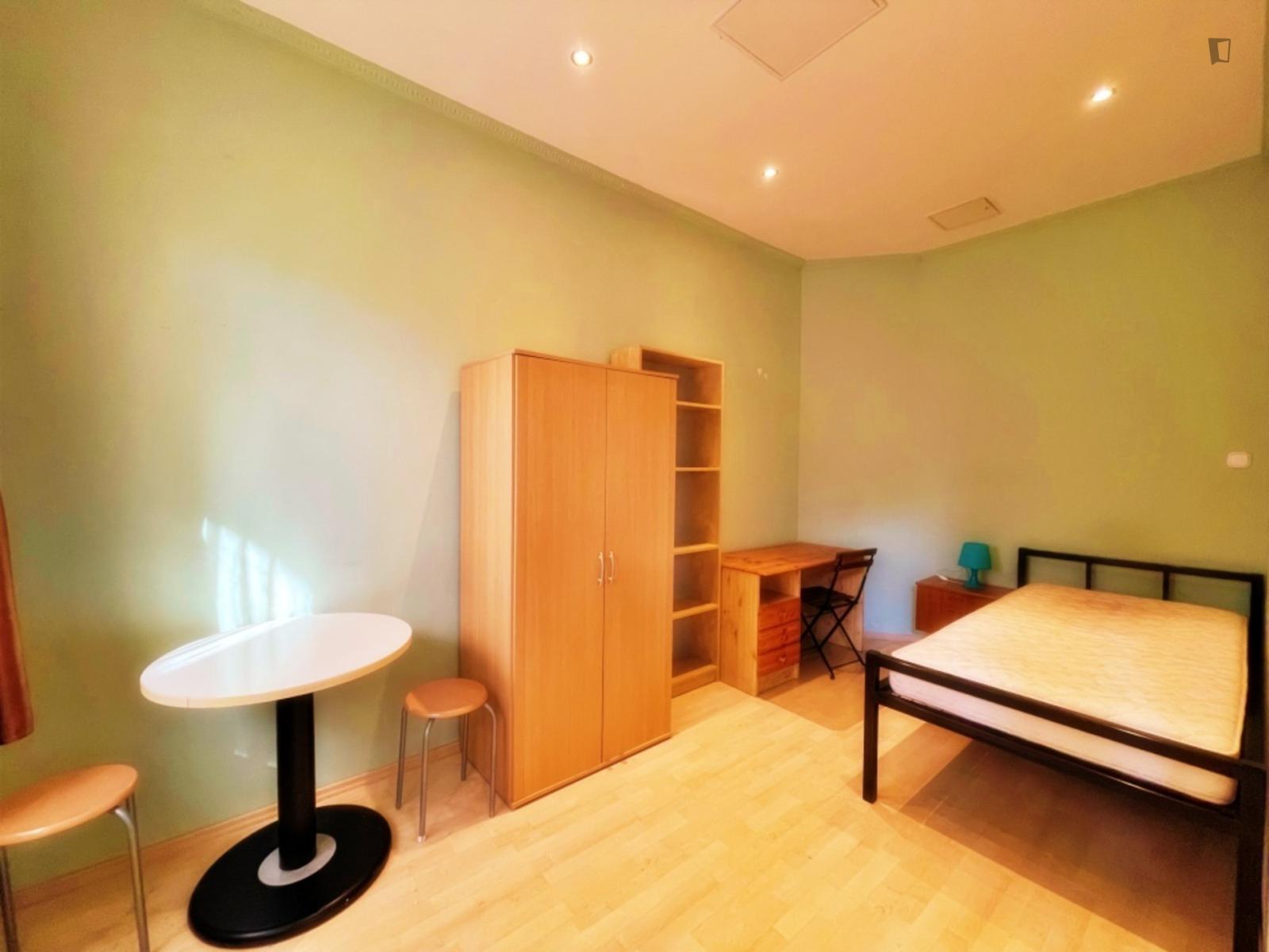 Neat Single Bedroom Near Boráros Tér Station - Neat single bedroom near Boráros tér station - Gallery - 1