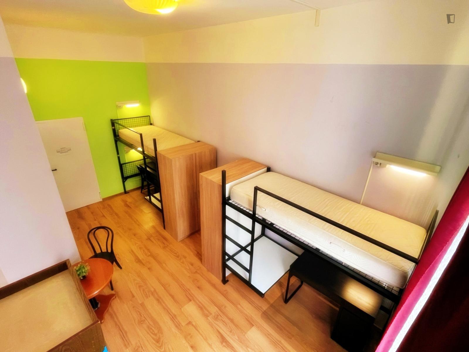  Neat Triple Bedroom Near Boráros Tér Station  -  Neat triple bedroom near Boráros tér station  - Gallery -  1