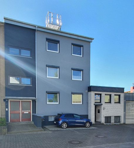 Moderne Dachgeschoßwohnung mit Homeoffice– ruhig & zentral zwischen Köln/Düsseldorf