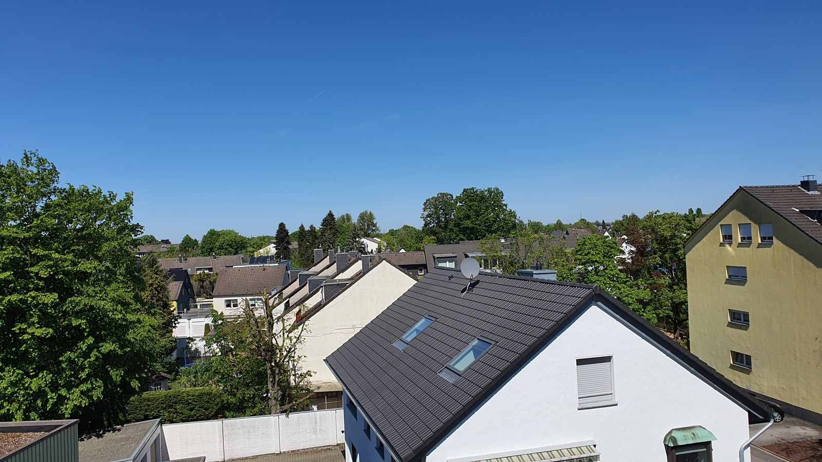 Moderne Dachgeschoßwohnung Mit Homeoffice– Ruhig & Zentral Zwischen Köln/Düsseldorf - 2