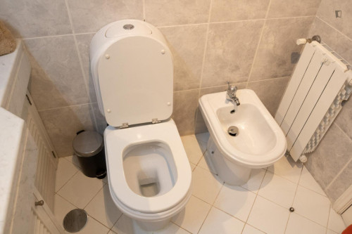 Nice Single Bedroom close to University of Porto - Gallery - 11
