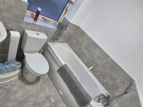 Room to rent in family home