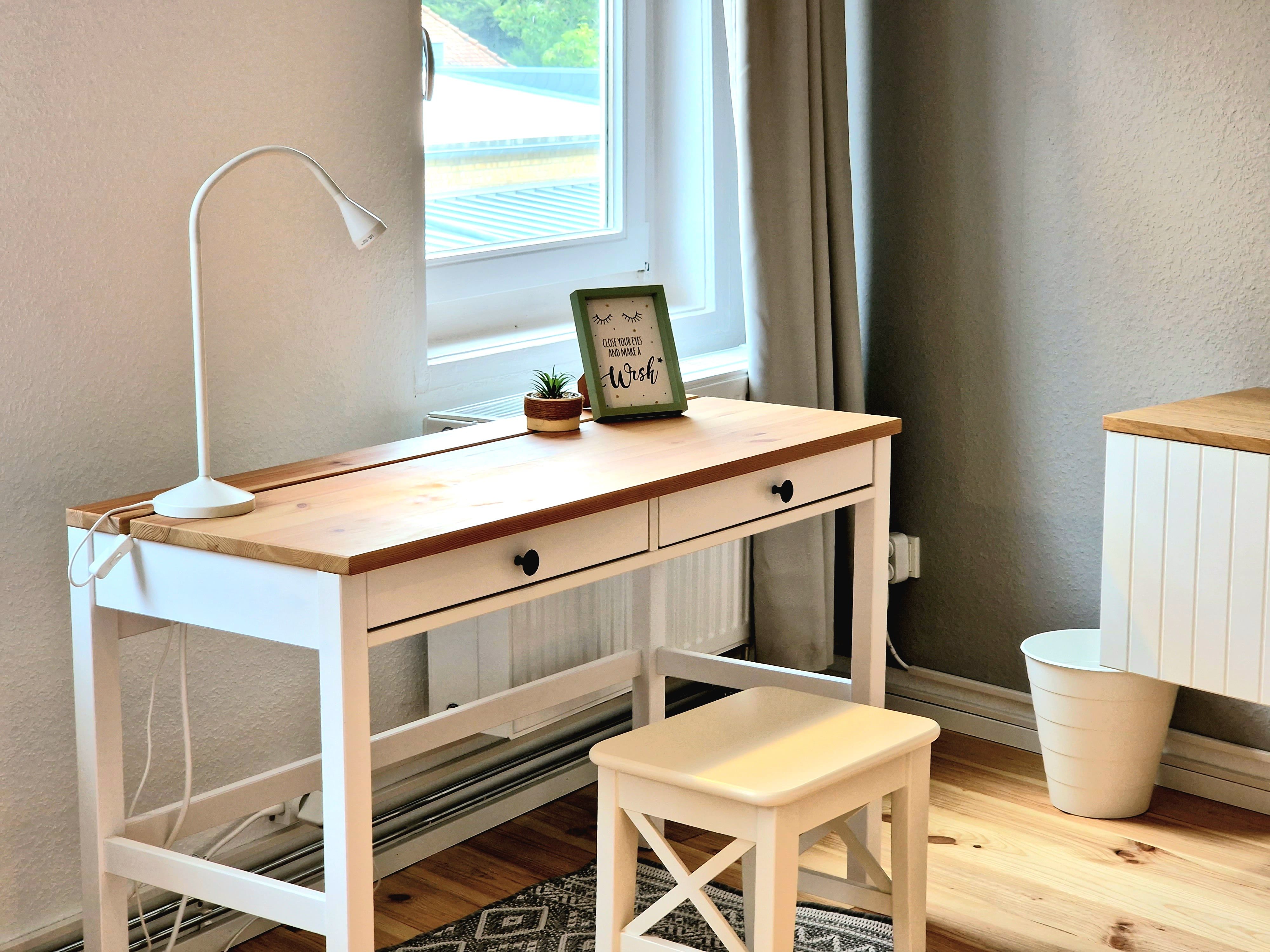 Neat Flat Near Historical Sight - 1