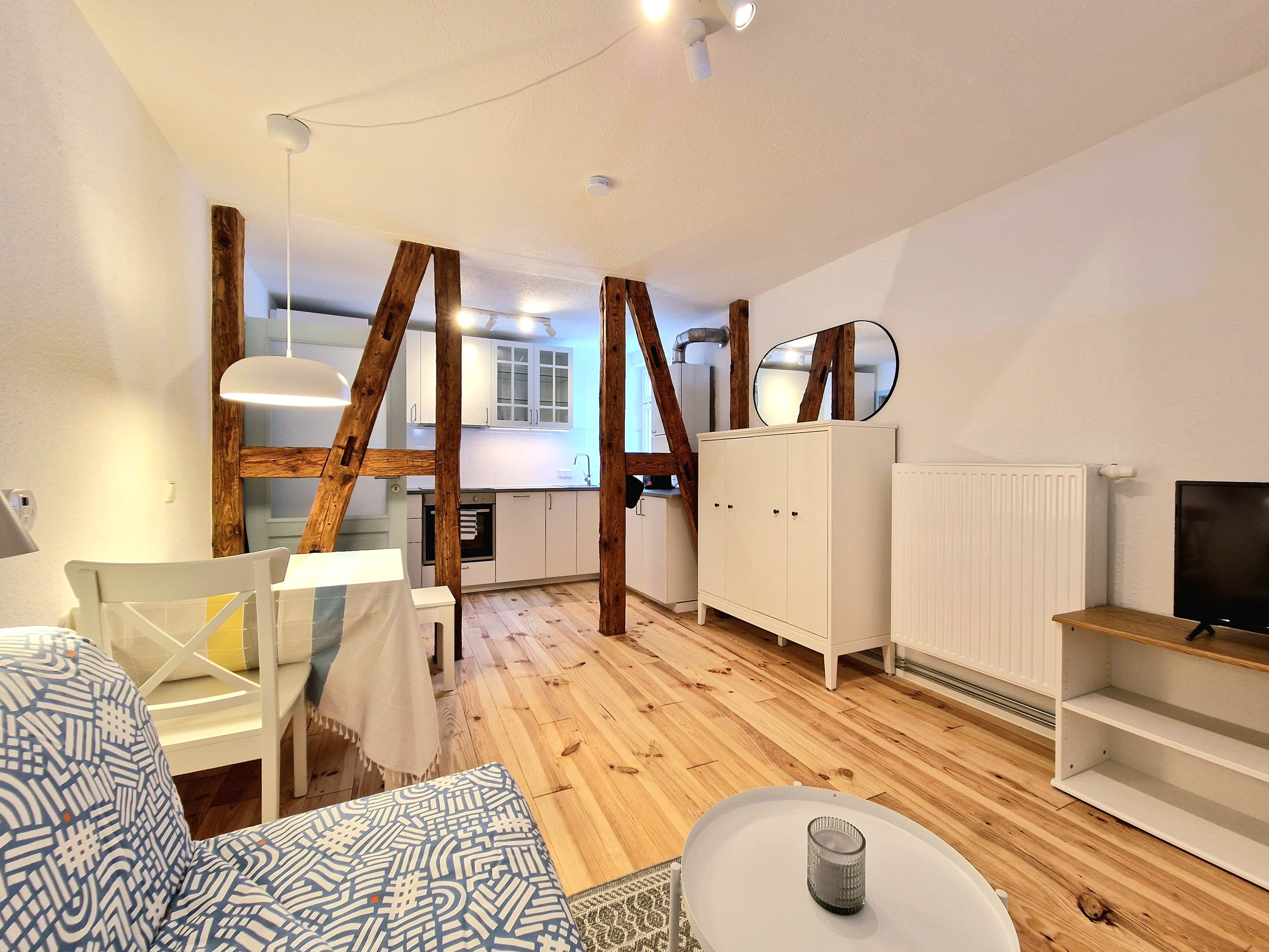 Neat Flat Near Historical Sight - 5