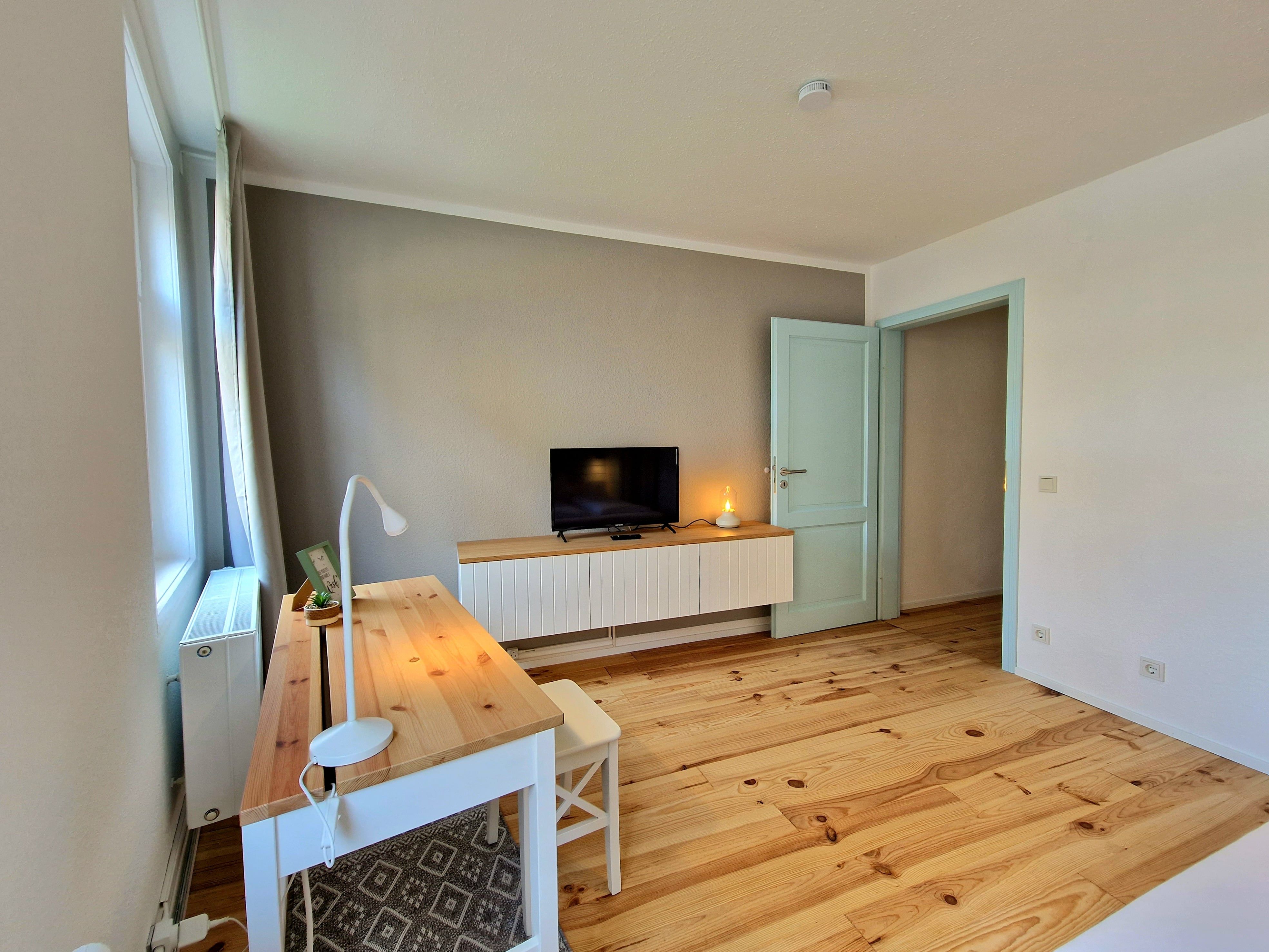 Neat Flat Near Historical Sight - 3