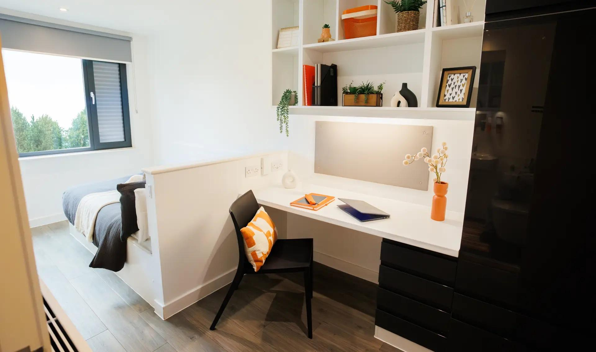 Two Bed Club Apartment - Palamon Court - Gallery - 1