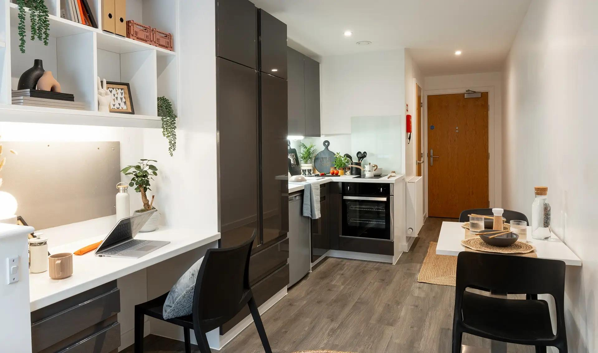 Luxe Studio - Palamon Court - Gallery - 5