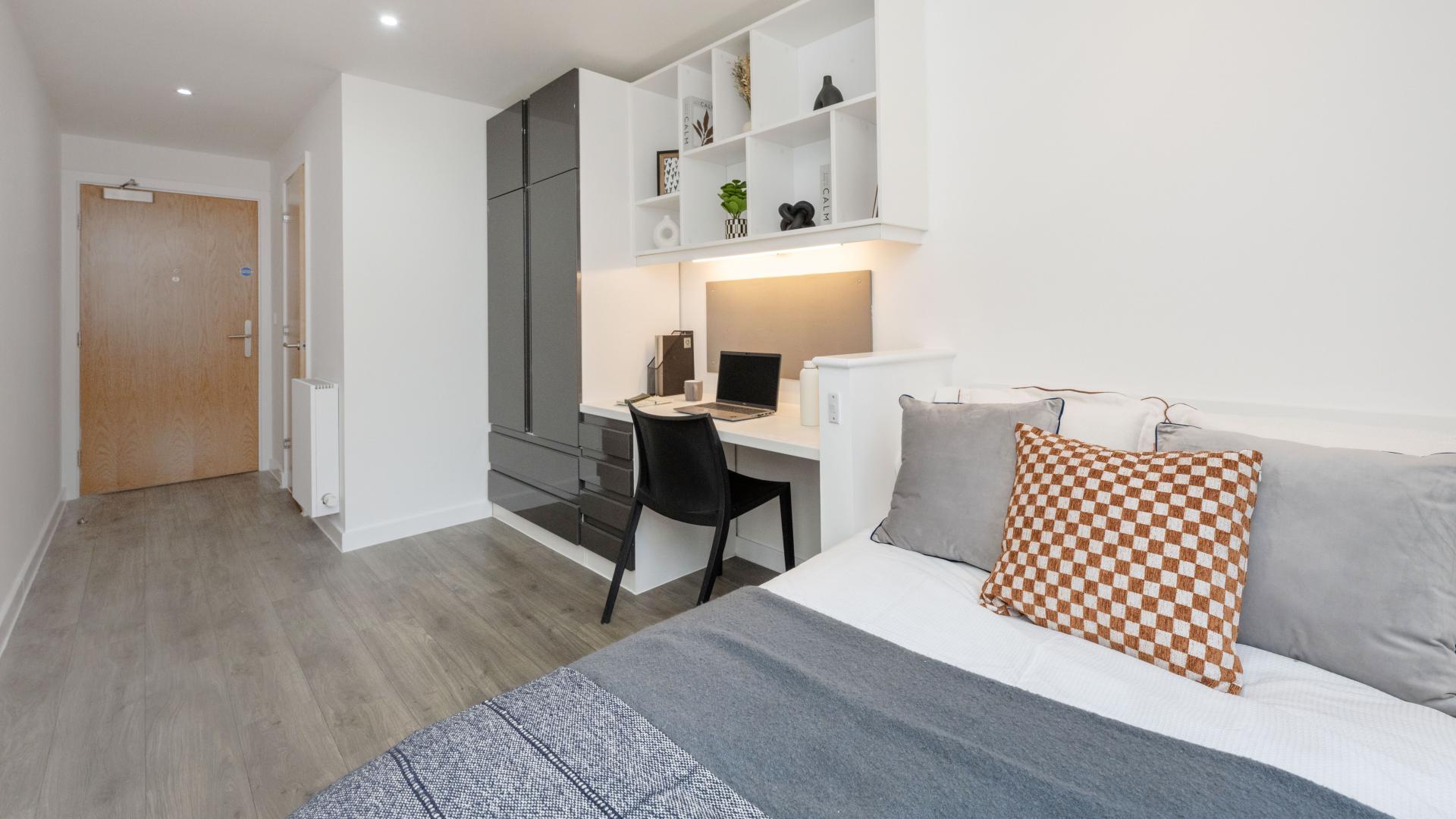 Club En-Suite - 3