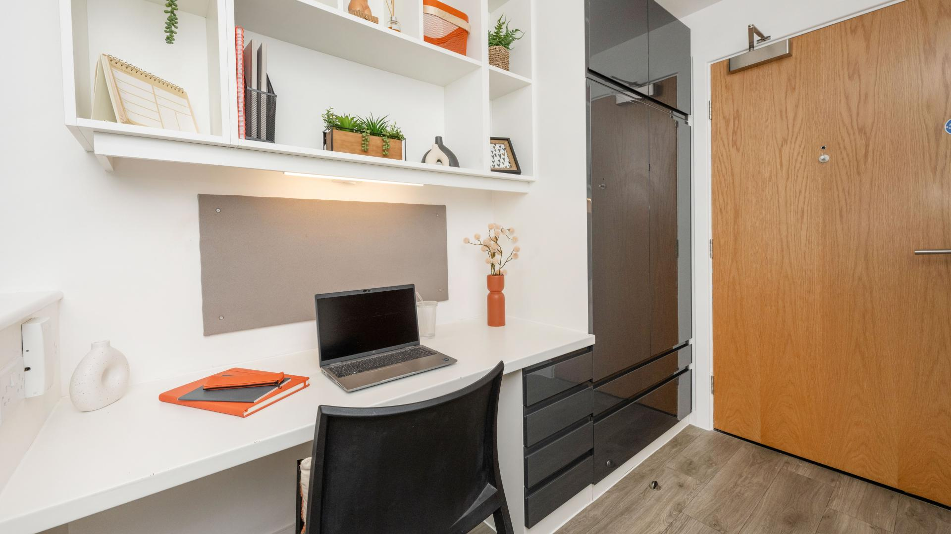 Two Bed Club Flat - 2