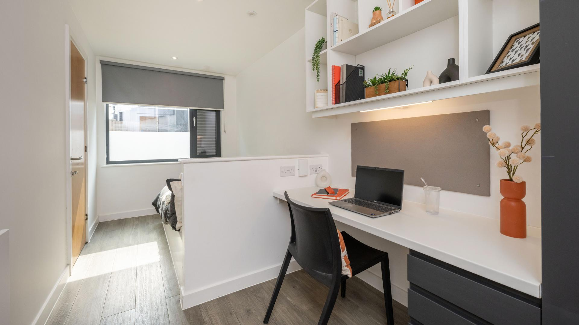 Two Bed Club Flat - 6