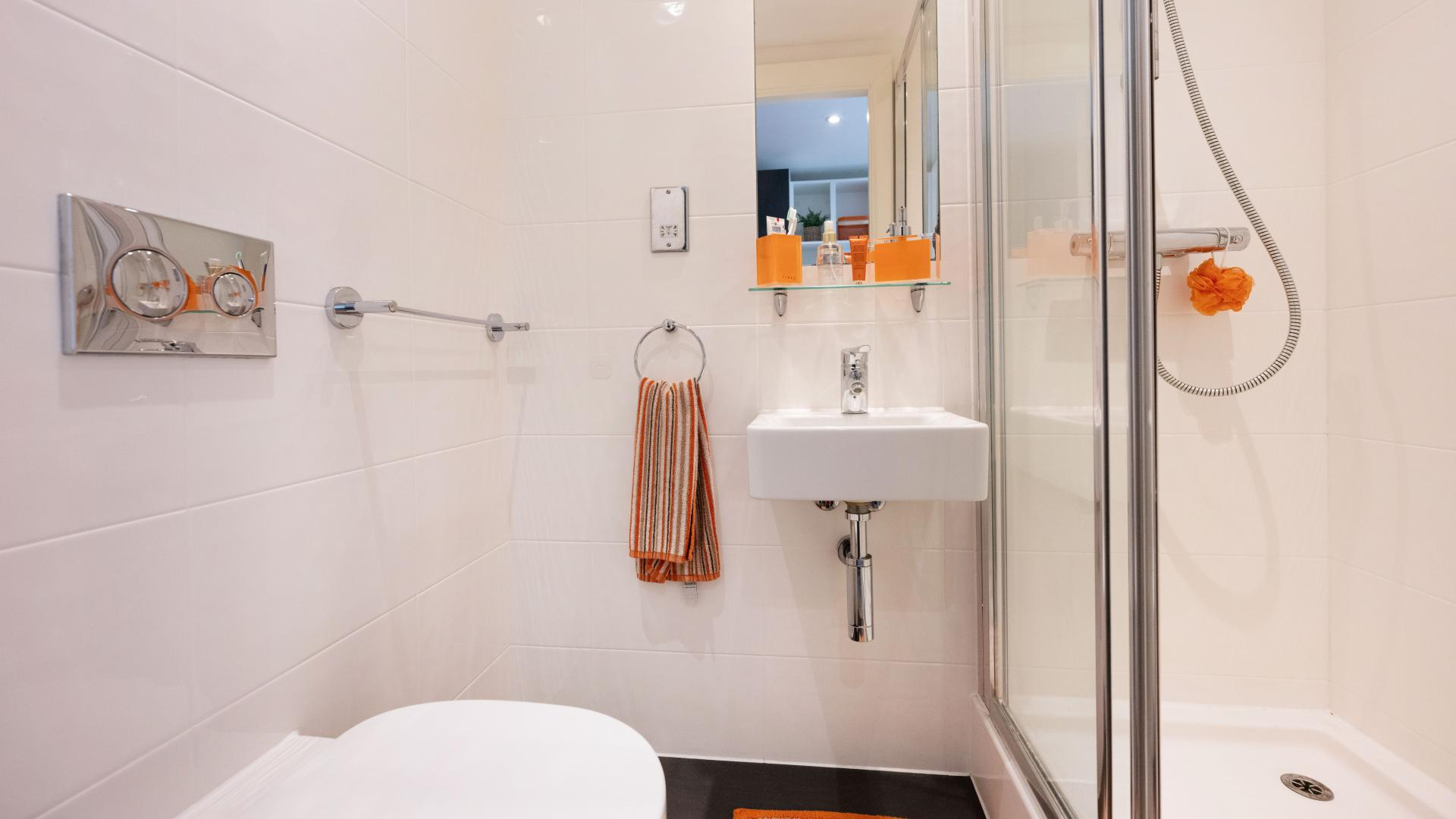 Two Bed Club Flat - 3