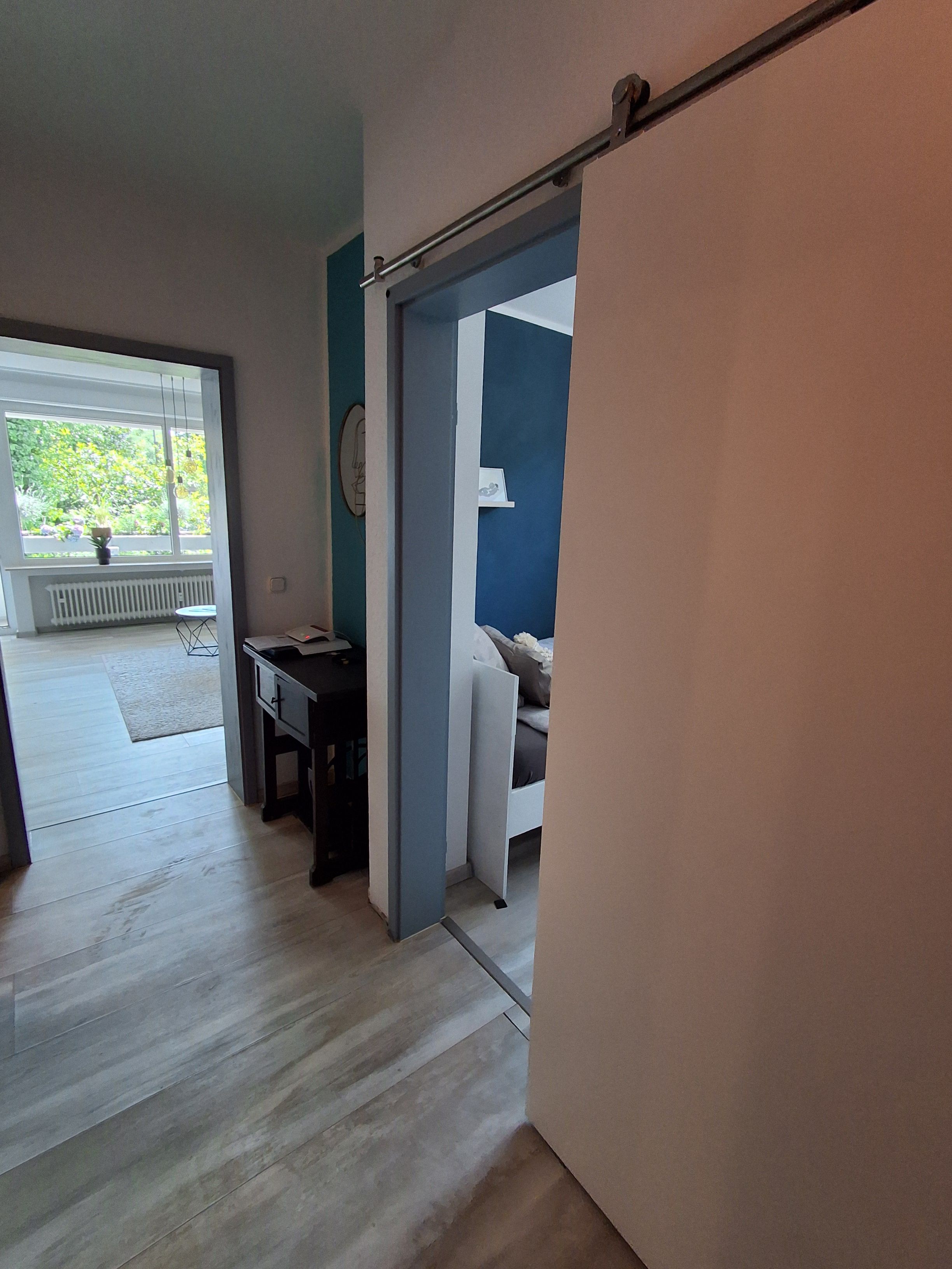  Stylish Furnished Business Apartment With Balcony In Solingen-Gräfrath  -  Stylish furnished business apartment with balcony in Solingen-Gräfrath  - Gallery -  2
