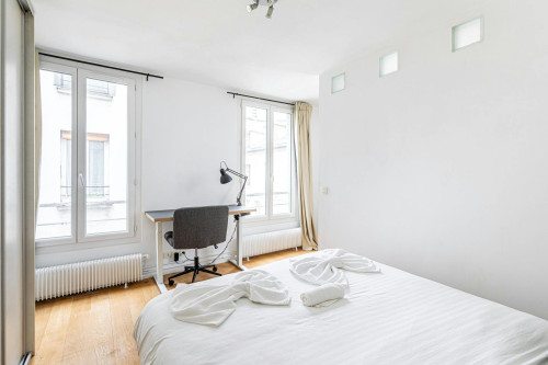 Rue du Faubourg Saint-Martin, Paris - Gallery - 6
