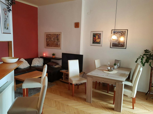 Október 6. utca, Budapest
