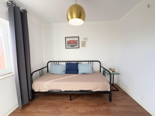 Thrilling 2 Bedroom Apartment close to  Praca do Quebedo Train Station   - Gallery -  5
