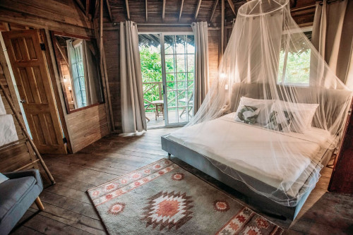 Selina Bocas del Toro, Red Frog - Rooms