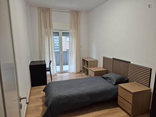 Welcoming Single Bedroom with a balcony close to Polytechnic Institute of Viseu
