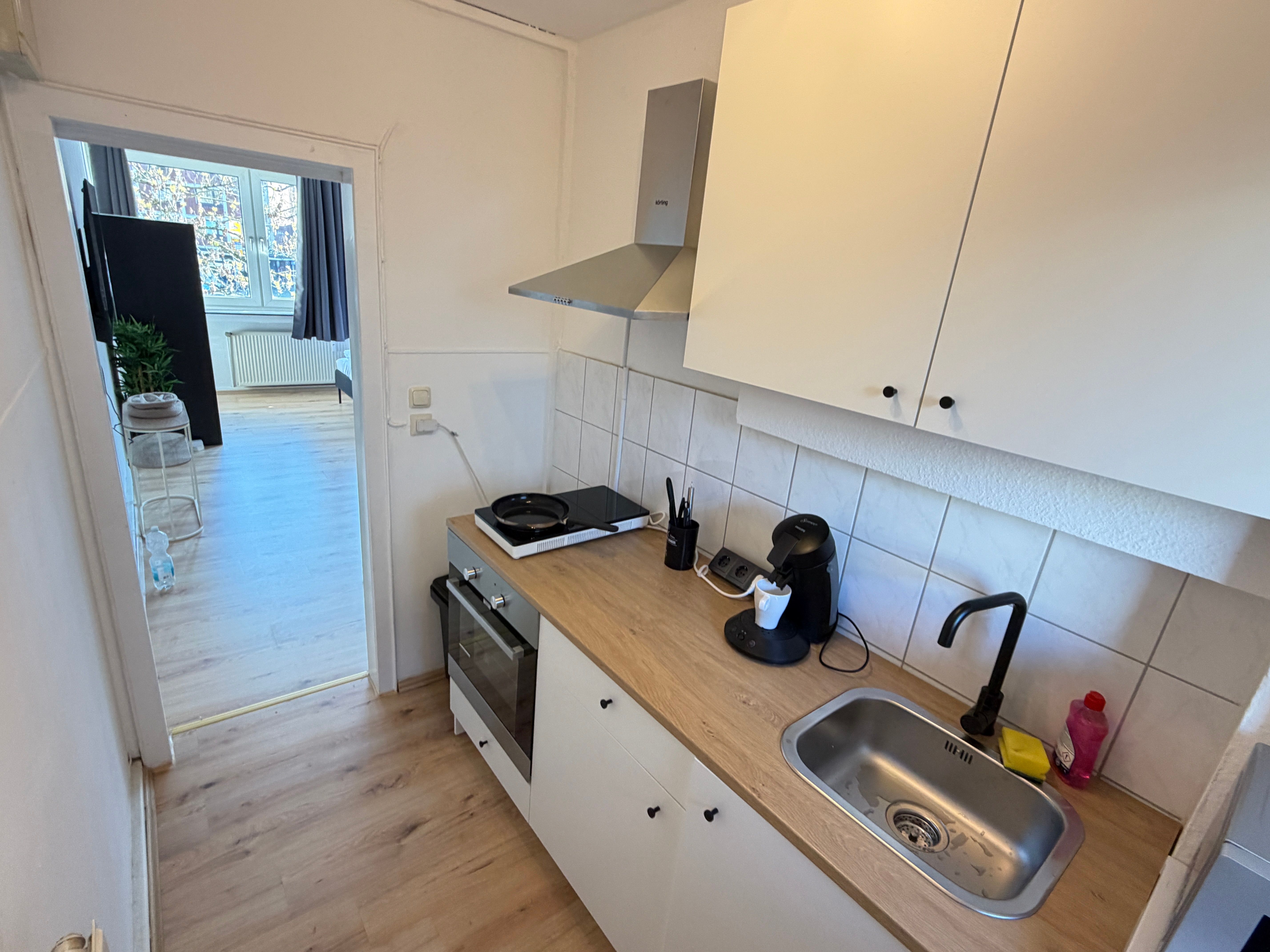 *City Apartment* -Apartment Möbliert All-In* - 1