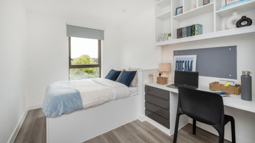 Rhodaus Court - Rooms