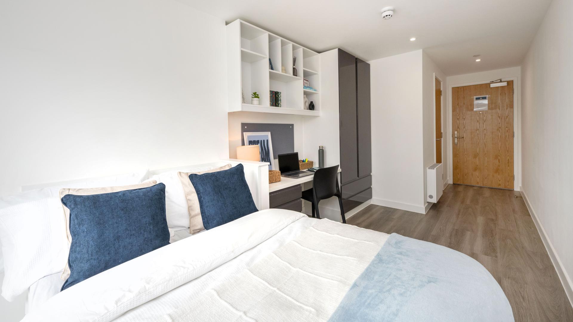 Club En-Suite - 9