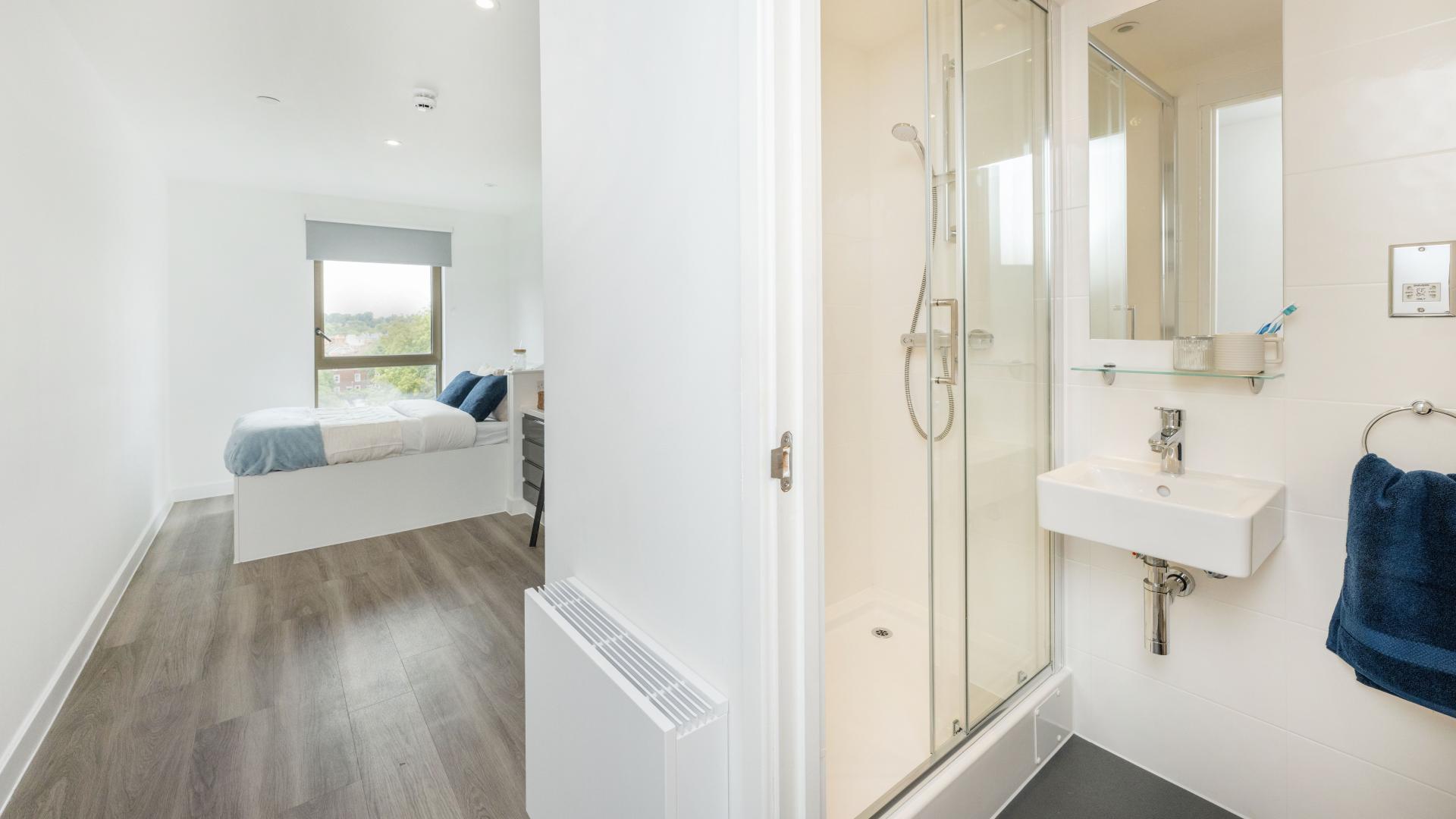 Club En-Suite - 4