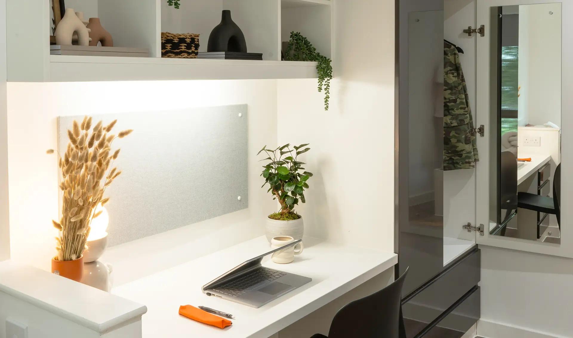 Club En-Suite - 11