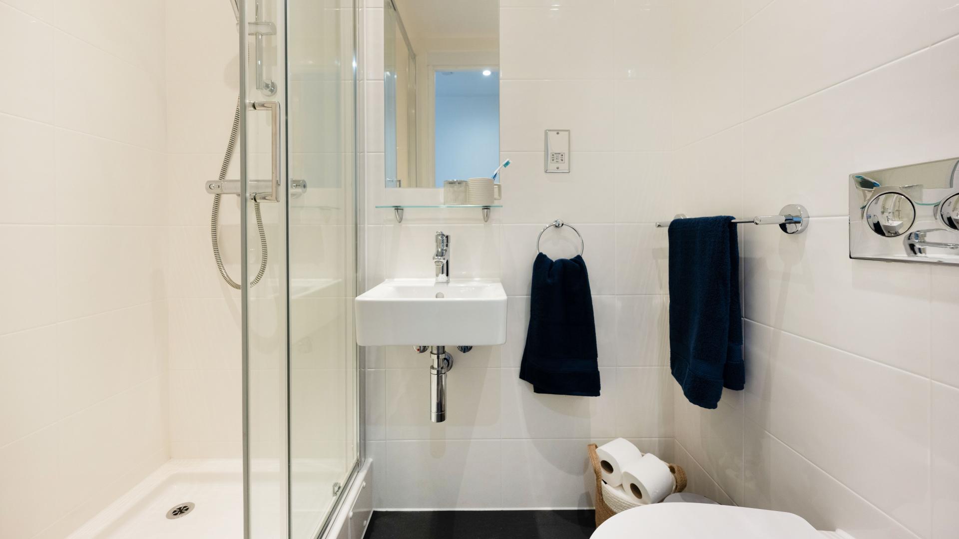 Club En-Suite - 3