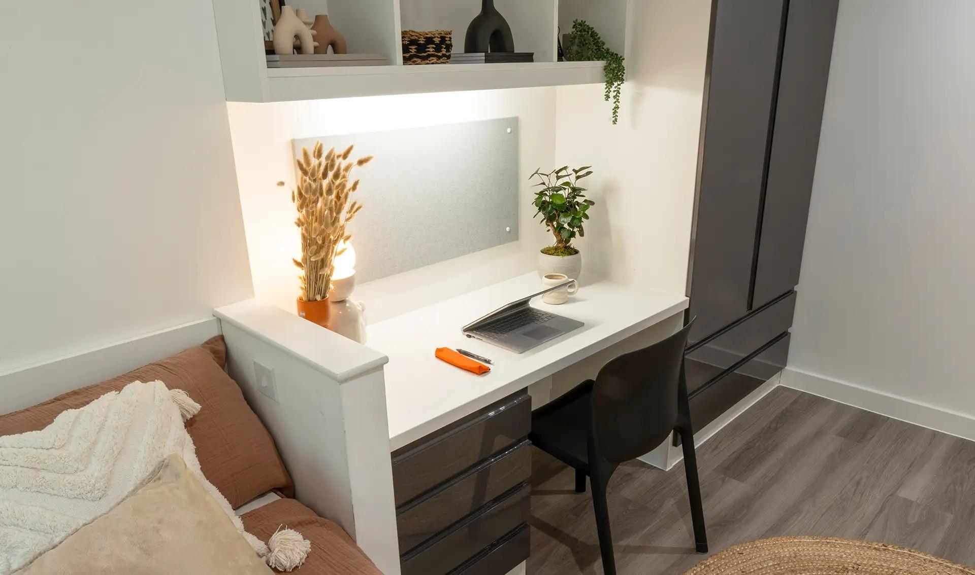 Club En-Suite - 1
