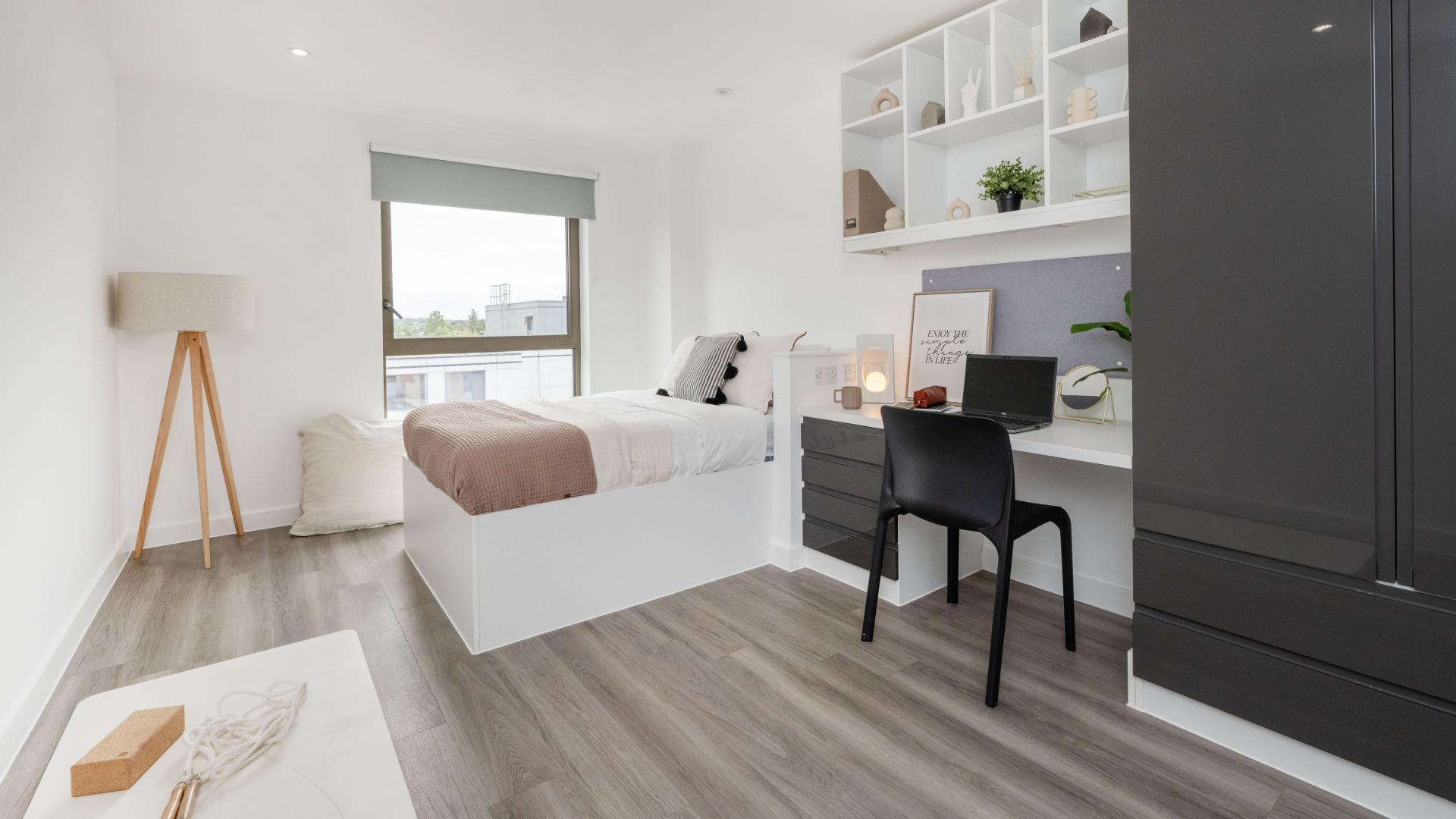 Luxe En-Suite - 5