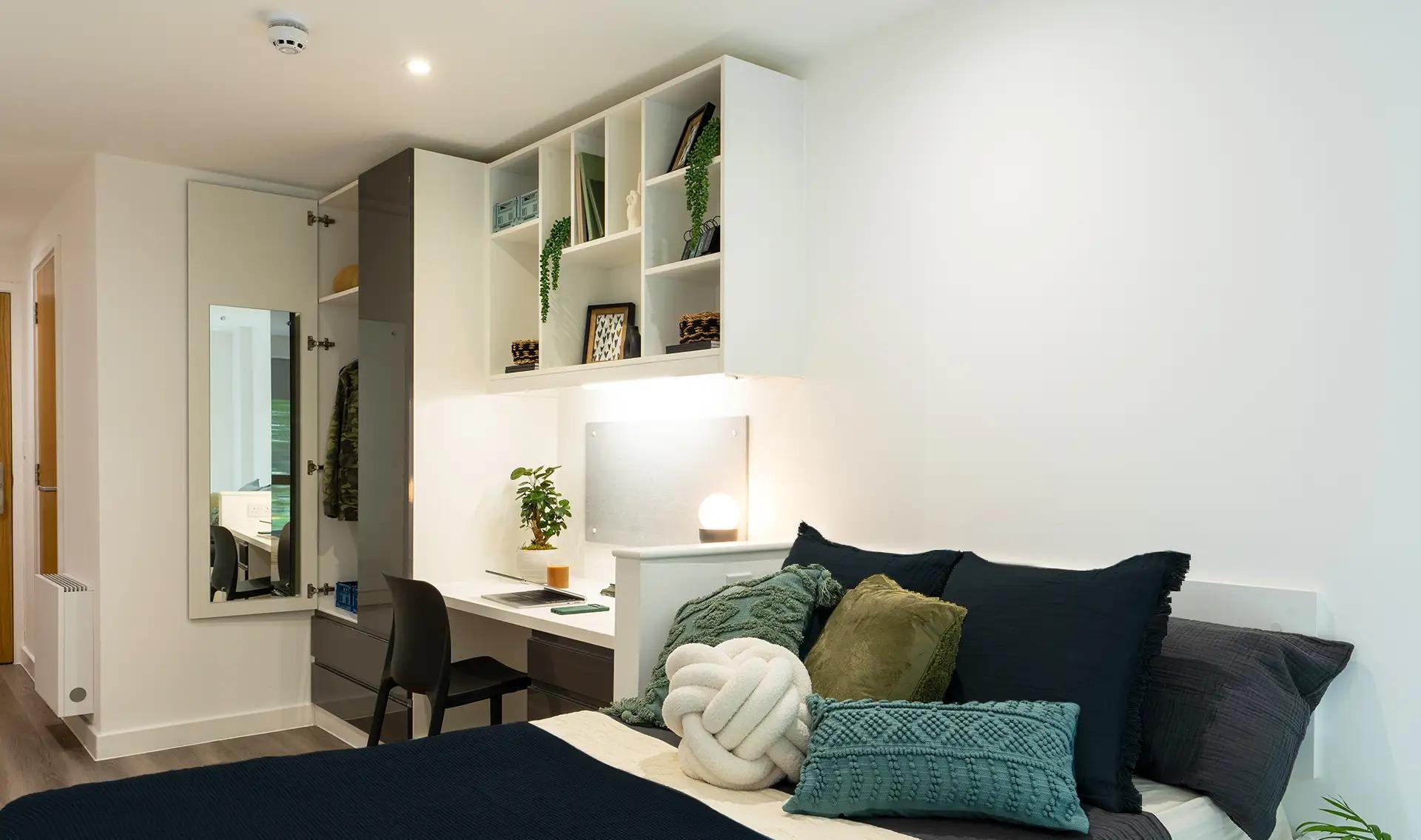 Elite En-Suite - 1