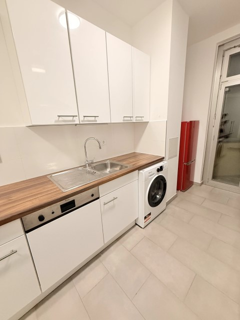  Triple Room  -  UrbanEase  - Gallery -  3