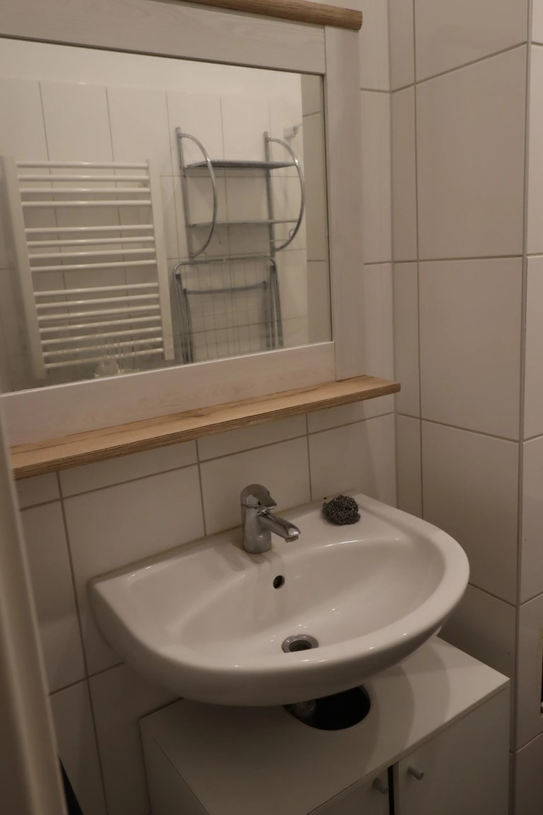  Double Room 2  -  Charming City Apartment HH 2 OG  - Gallery -  3