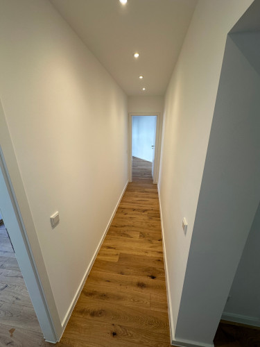 Newly Renovated 2-Room Apartment with Furnishing - Gallery - 5