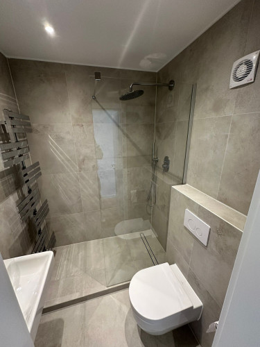 Newly Renovated 2-Room Apartment with Furnishing - Gallery - 9