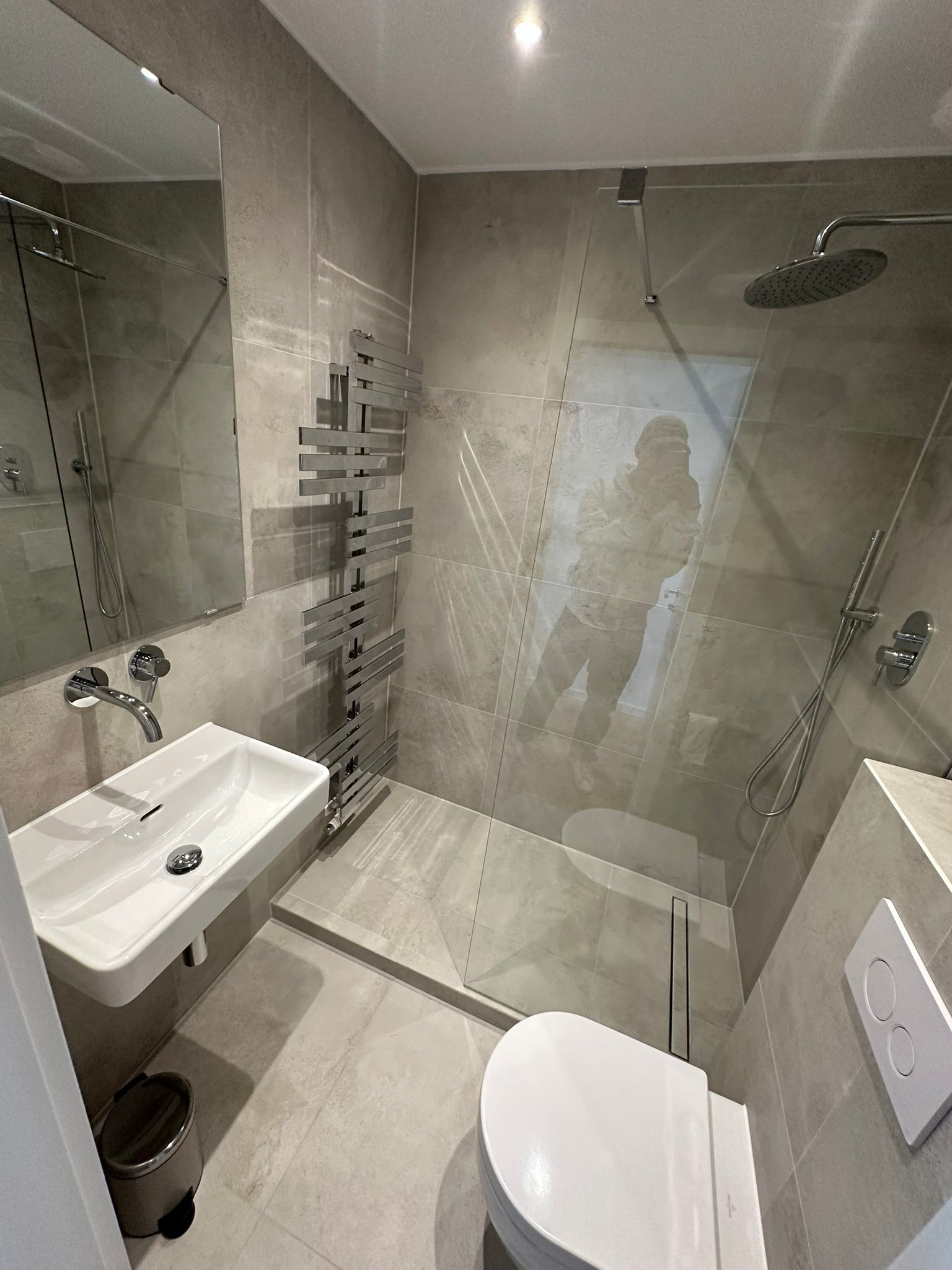 Newly Renovated 2-Room Apartment With Furnishing - 5