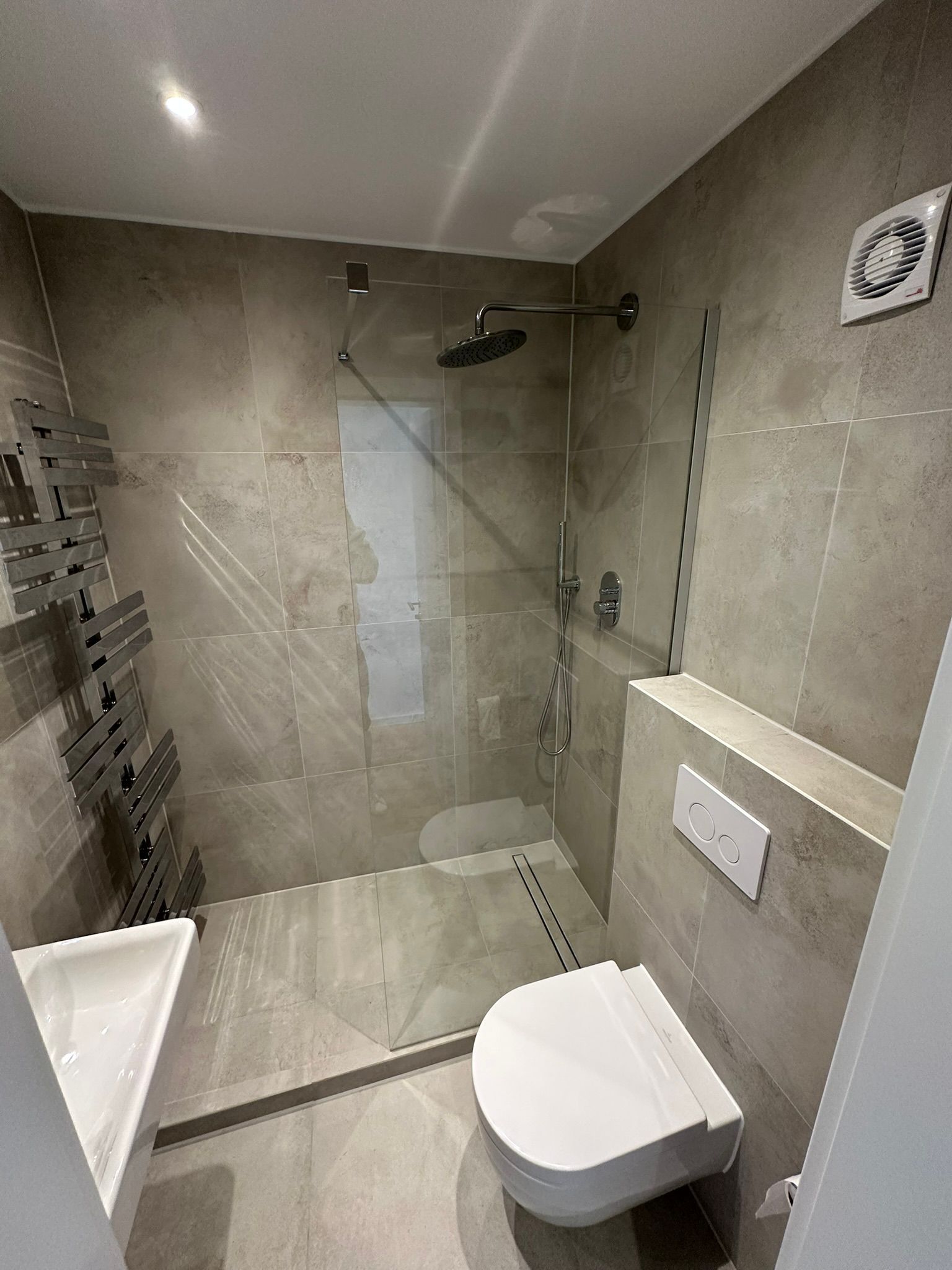Newly Renovated 2-Room Apartment With Furnishing - 6