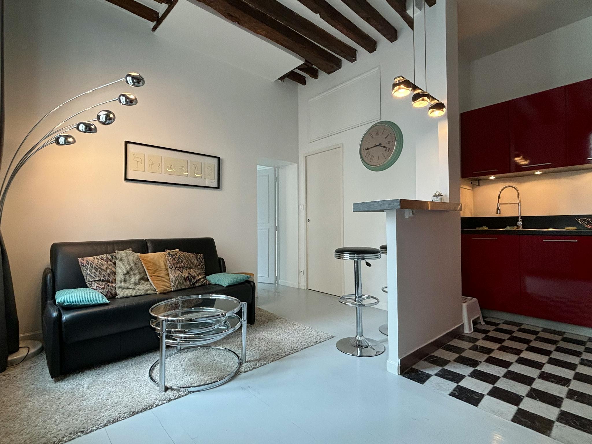  Entire Place  -  Rue de Montmorency, Paris  - Gallery -  1