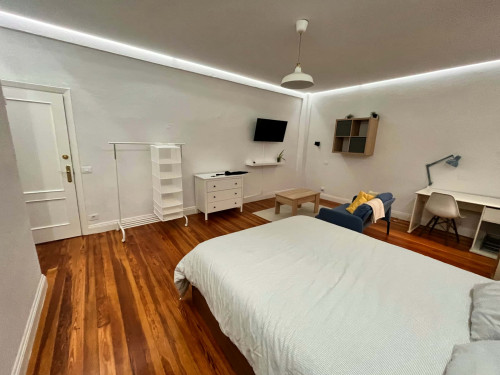 HABITACIÓN 6 MÁXIMO AGUIRRE 11