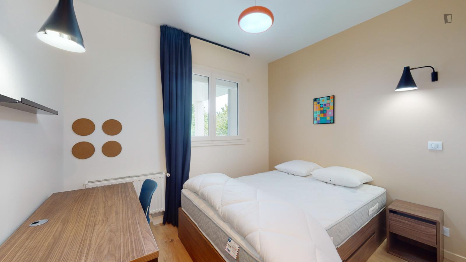 Spacious Single Ensuite Bedroom Near Paris Nanterre University - 1