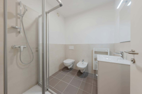 Room in Via della Malvasia, Trento for 630 m² with 11 bedrooms - Gallery - 9