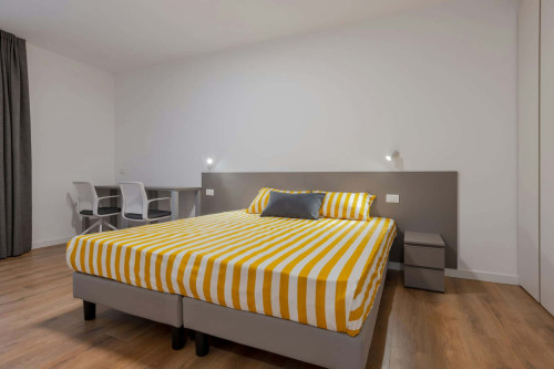 Room in Via della Malvasia, Trento for 630 m² with 11 bedrooms