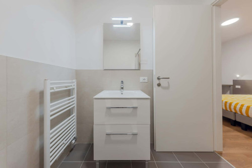 Room in Via della Malvasia, Trento for 630 m² with 11 bedrooms - Gallery - 10