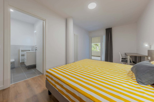Room in Via della Malvasia, Trento for 630 m² with 11 bedrooms