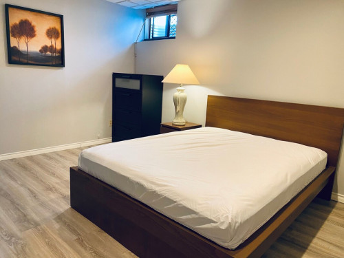 Cleaning Big Bedrooms in Port Moody - Gallery - 9