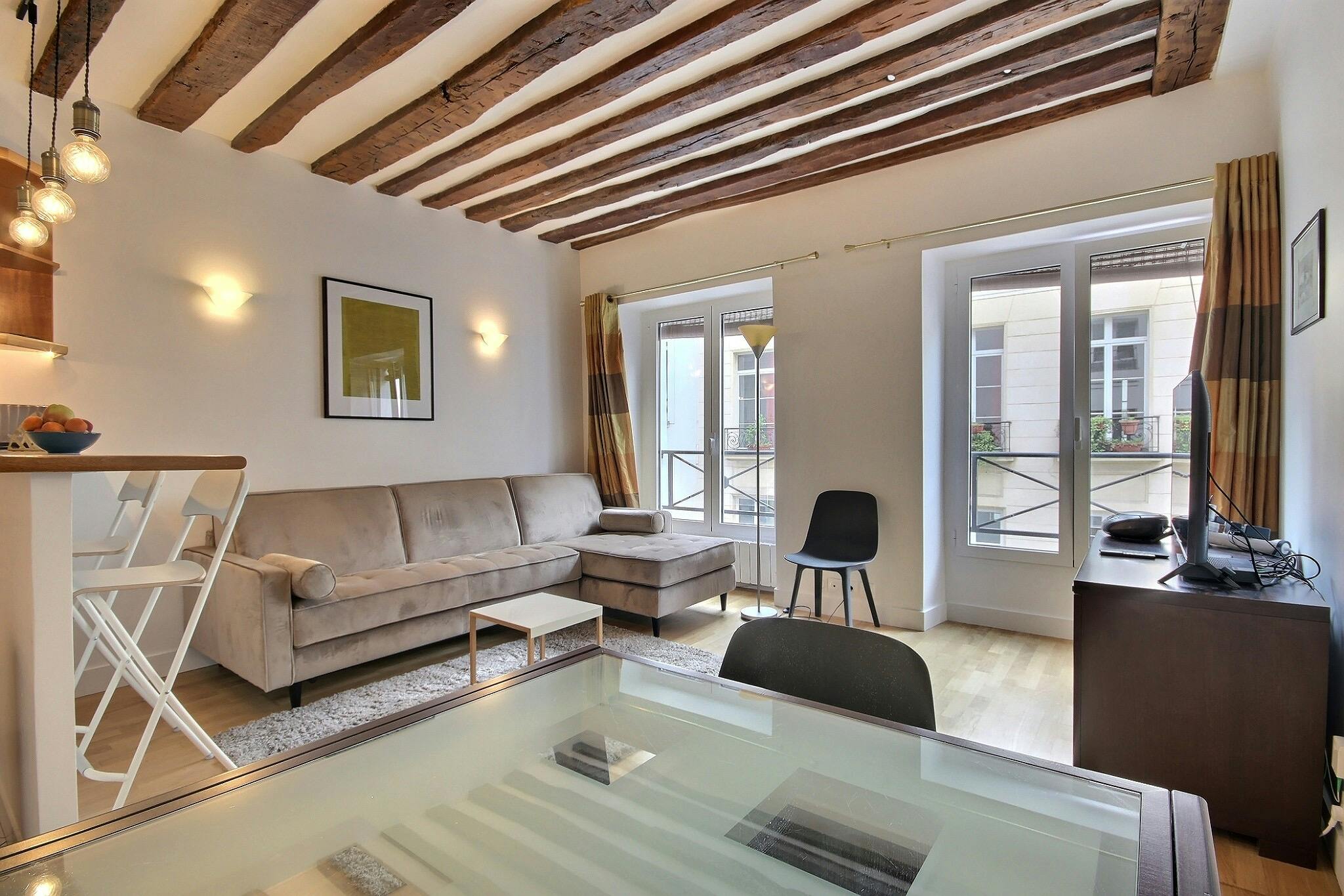  Entire Place  -  Rue Beauregard, Paris  - Gallery -  1